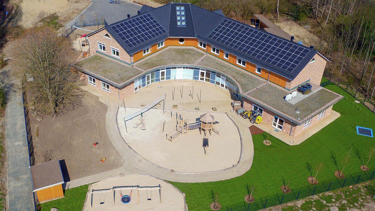 Bau und Anlegen der Außenanlagen eines Kindergartens in Laatzen Bau und Anlegen der Außenanlagen eines Kindergartens in Laatzen